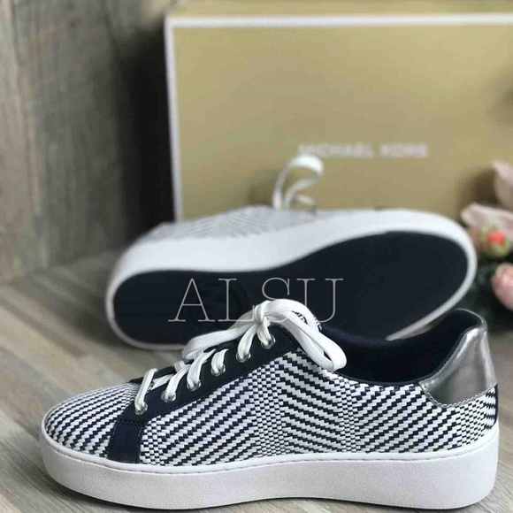 NWT Michael Kors Poppy Lace Up Diagonal Weave Navy - Picture 7 of 8